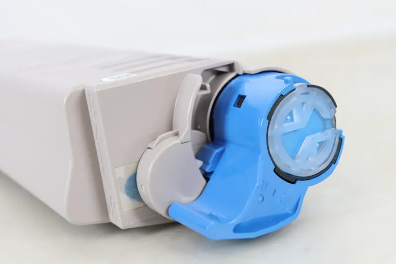 OKI-トナー本体側面レバーパーツ部分画像