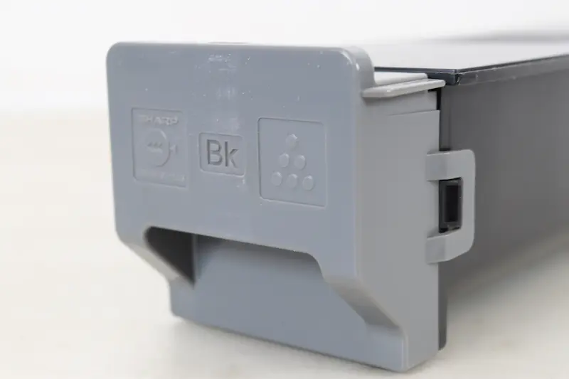 シャープ-トナー本体側面キャップ画像